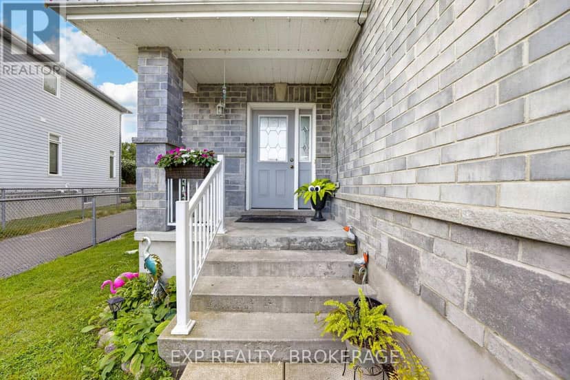 925 Blossom Street, Kingston, photo 3
