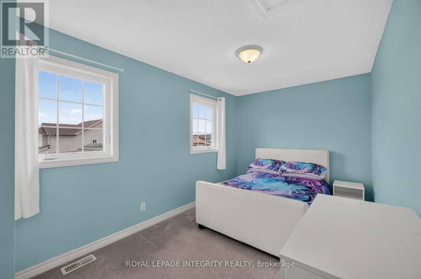 129 Dorina Sarazin Crescent — photo 32 of 40