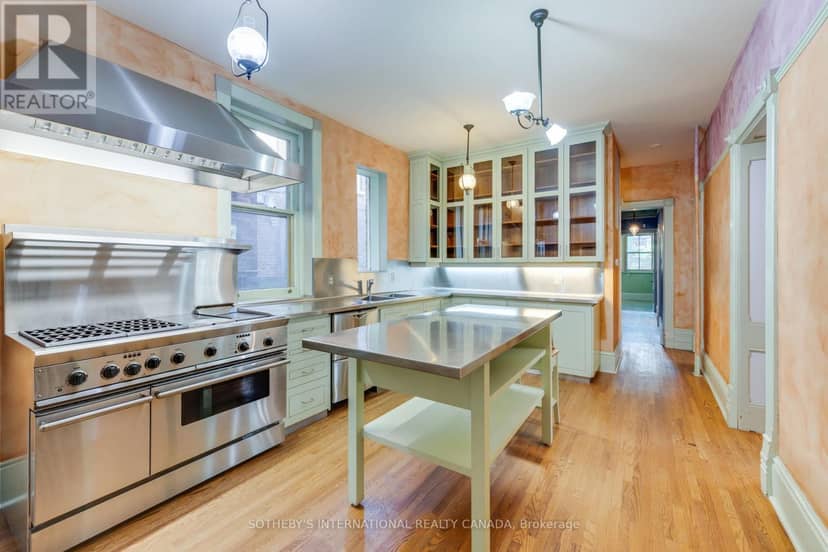21 Rose Avenue — photo 12 of 40