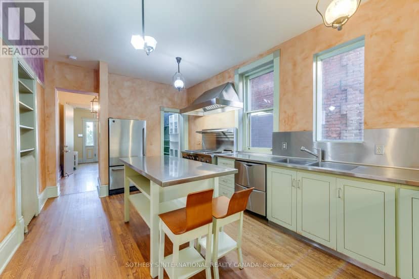 21 Rose Avenue — photo 13 of 40