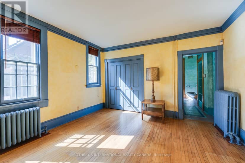 21 Rose Avenue — photo 14 of 40