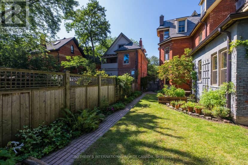 21 Rose Avenue — photo 24 of 40