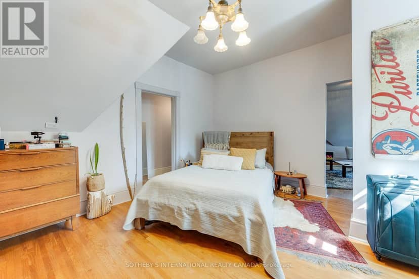 21 Rose Avenue — photo 37 of 40