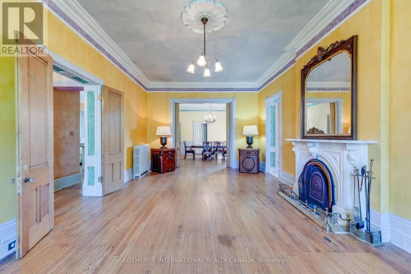 21 Rose Avenue — photo 7 of 40