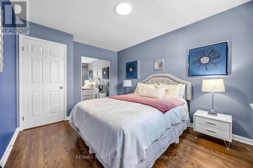 16 Langevin Crescent — photo 22 of 39