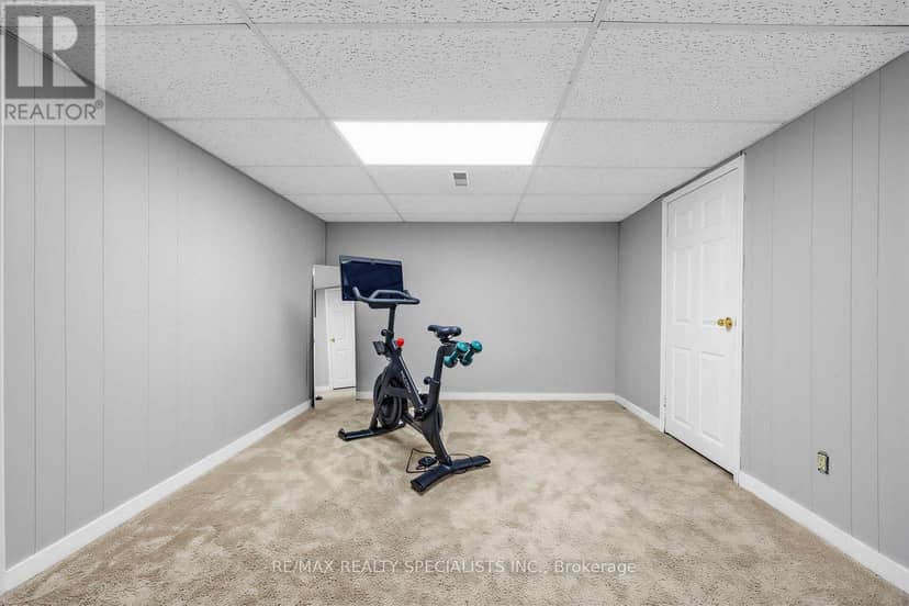 16 Langevin Crescent — photo 30 of 39