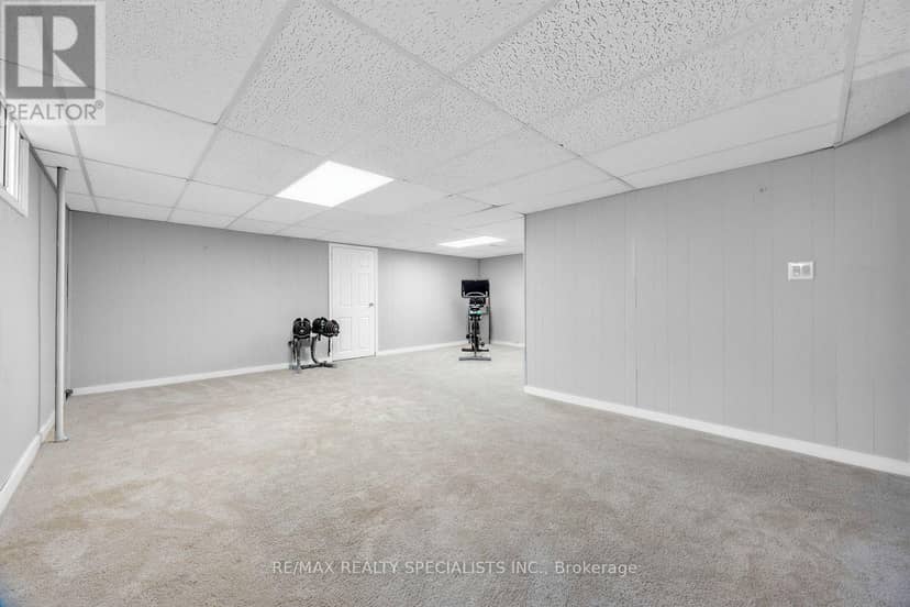 16 Langevin Crescent — photo 31 of 39