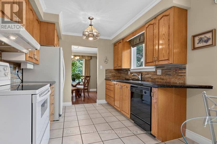 409 Mohawk Road W — photo 13 of 38