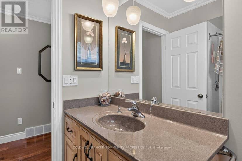409 Mohawk Road W — photo 19 of 38