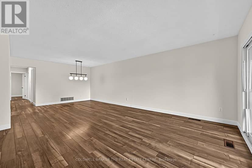39 Highcroft Road — photo 4 of 30