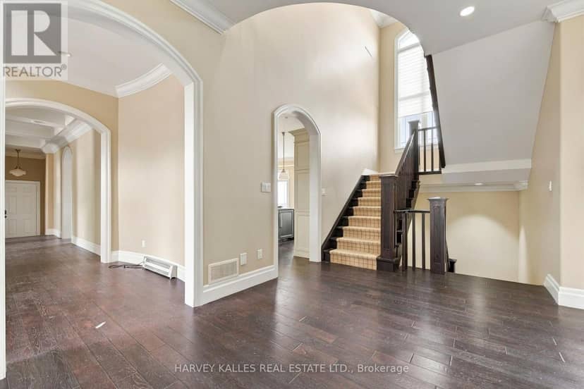 7472 Ashburn Road — photo 10 of 40