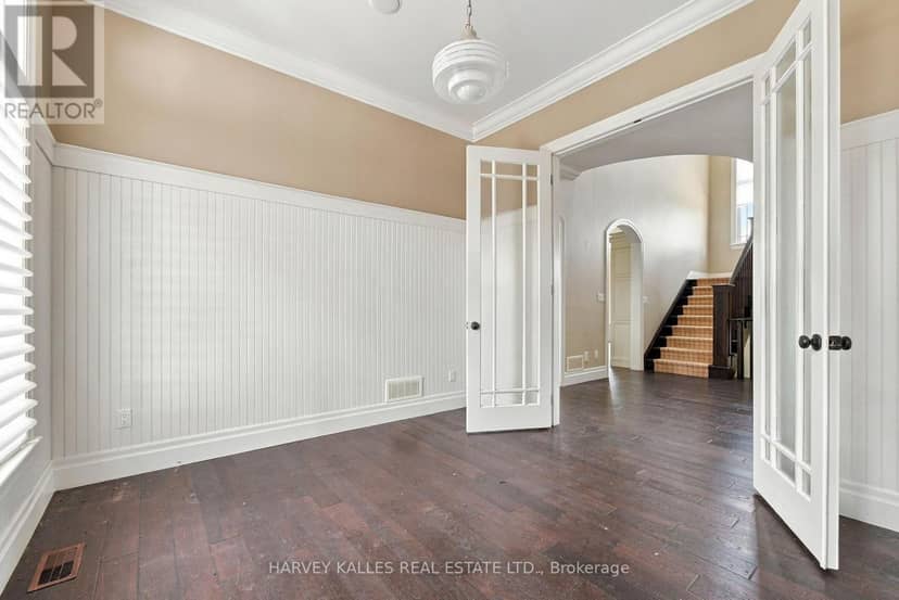 7472 Ashburn Road — photo 9 of 40