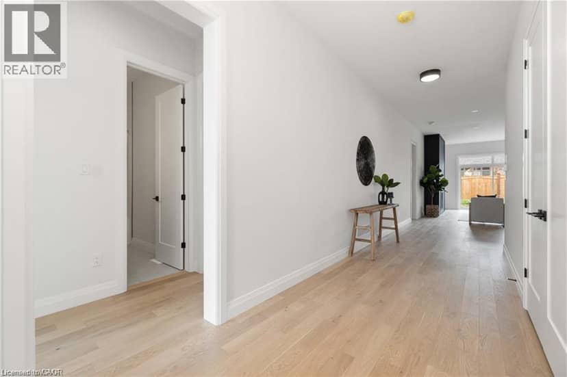 613 SWEETBAY Crescent — photo 7 of 19