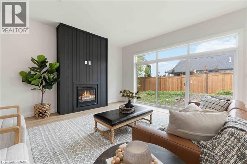 613 SWEETBAY Crescent — photo 10 of 19
