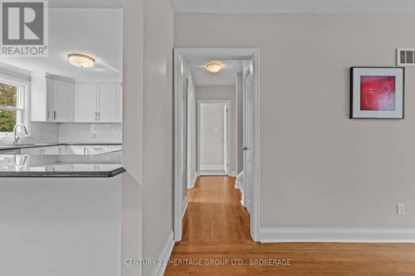 306 Glengarry Road — photo 14 of 40