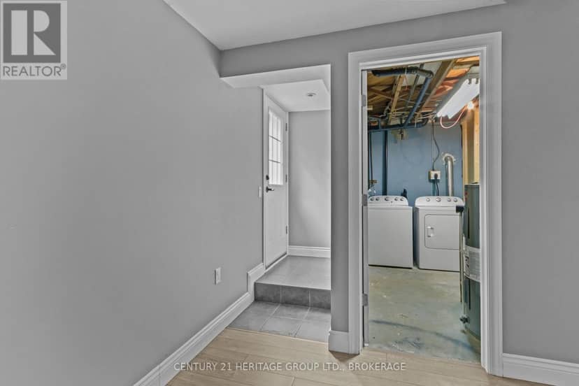 306 Glengarry Road — photo 32 of 40
