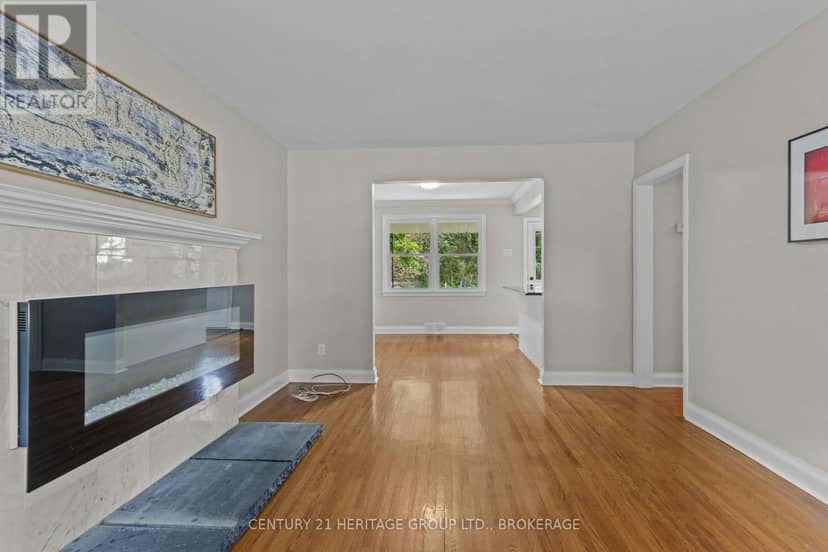 306 Glengarry Road — photo 6 of 40