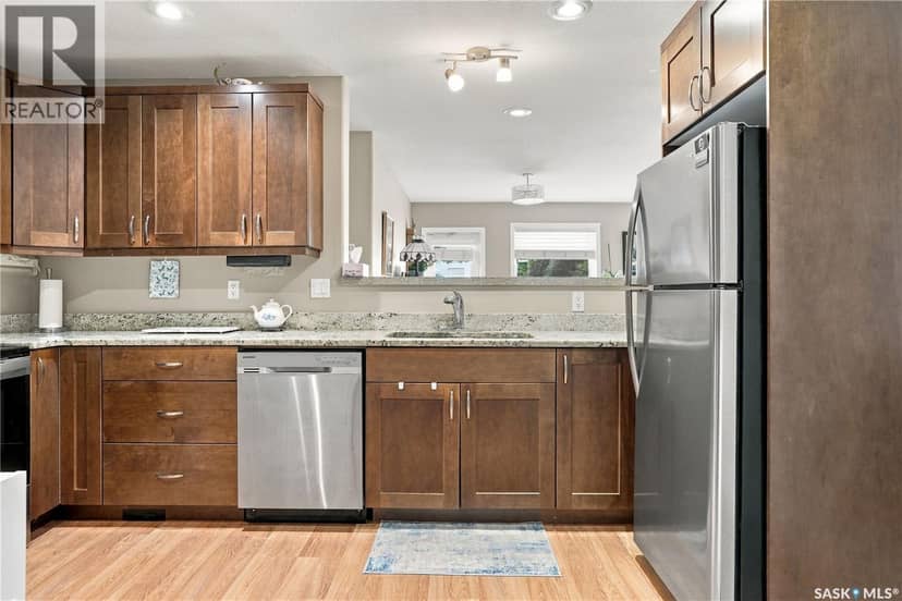 23 547 East Hampton BOULEVARD — photo 12 of 40