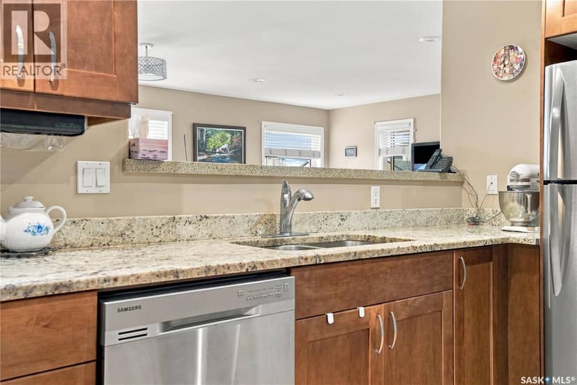 23 547 East Hampton BOULEVARD — photo 14 of 40