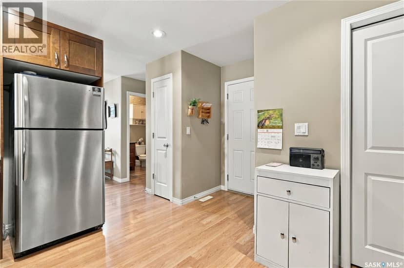 23 547 East Hampton BOULEVARD — photo 15 of 40