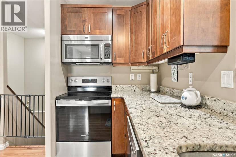 23 547 East Hampton BOULEVARD — photo 17 of 40
