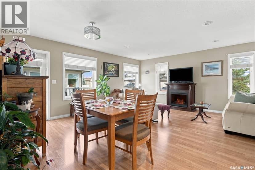 23 547 East Hampton BOULEVARD — photo 19 of 40