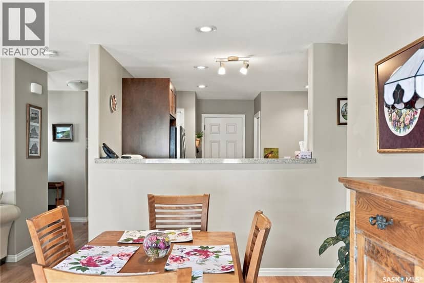 23 547 East Hampton BOULEVARD — photo 22 of 40