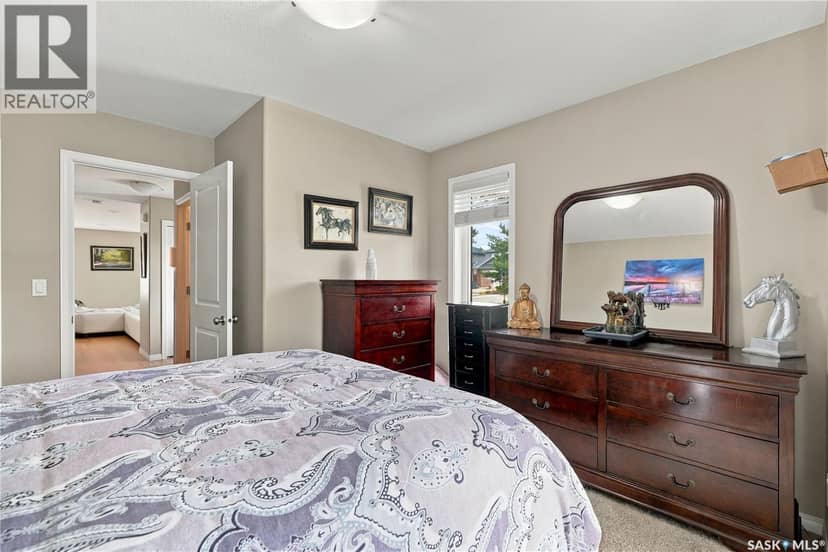 23 547 East Hampton BOULEVARD — photo 28 of 40