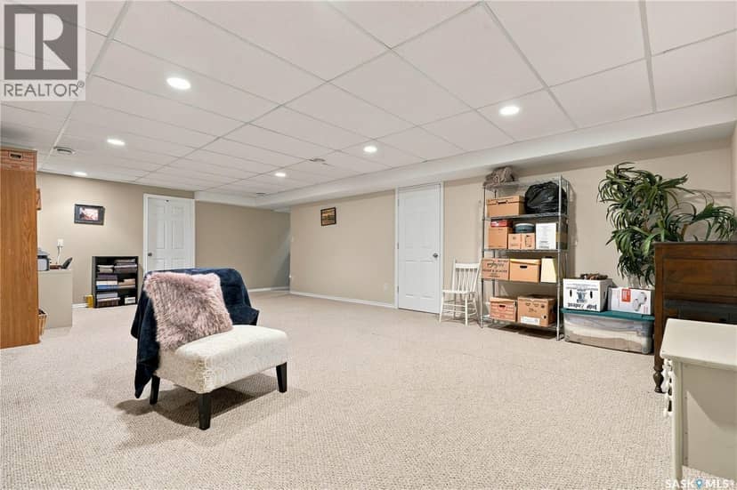 23 547 East Hampton BOULEVARD — photo 36 of 40