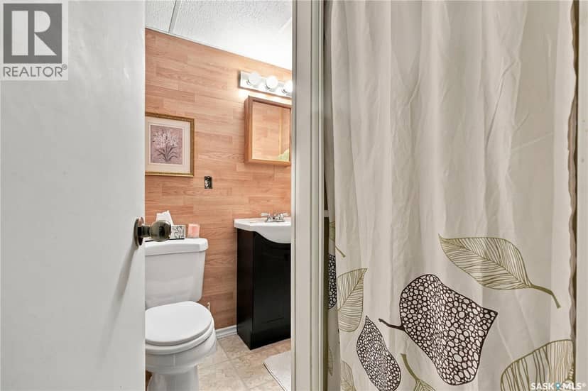 23 547 East Hampton BOULEVARD — photo 38 of 40