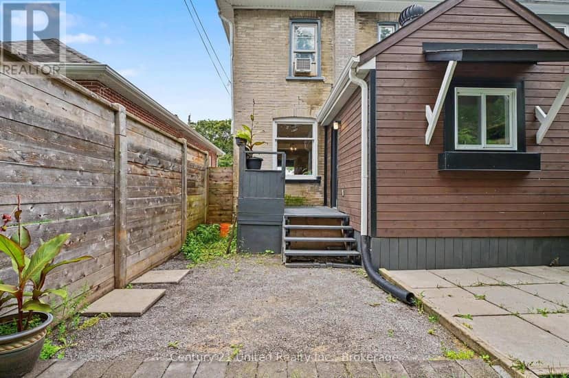 554 Sherbrooke Street — photo 24 of 30