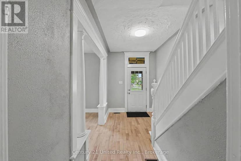 554 Sherbrooke Street — photo 4 of 30
