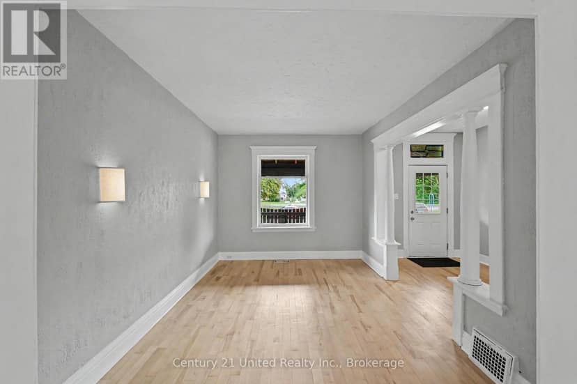 554 Sherbrooke Street — photo 5 of 30