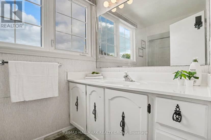 41 Denewood Crescent — photo 24 of 40