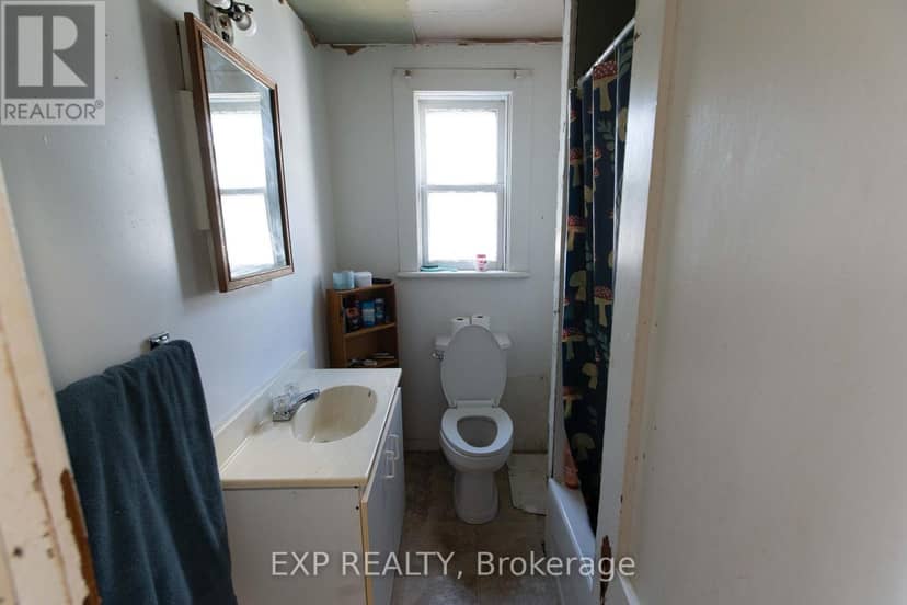 301-303 Fourth Street W — photo 15 of 20