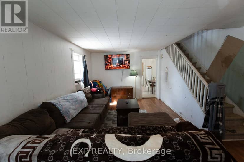301-303 Fourth Street W — photo 18 of 20