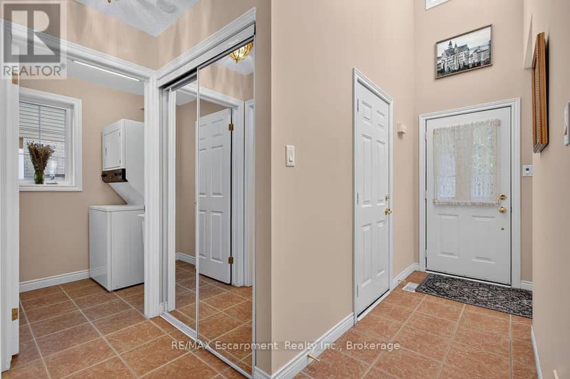 1175 Bellview Crescent — photo 21 of 40