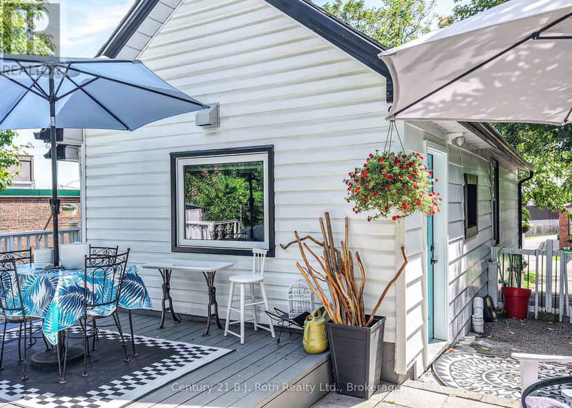 8 Dunn Avenue — photo 15 of 40