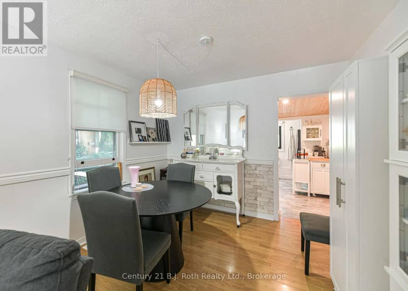 8 Dunn Avenue — photo 34 of 40