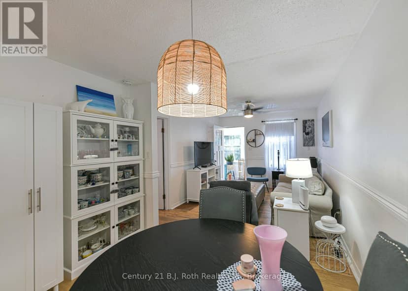 8 Dunn Avenue — photo 36 of 40