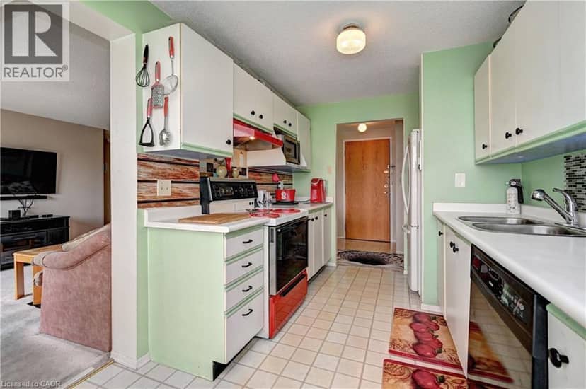 30 BLUE SPRINGS Drive Unit# 305 — photo 16 of 40