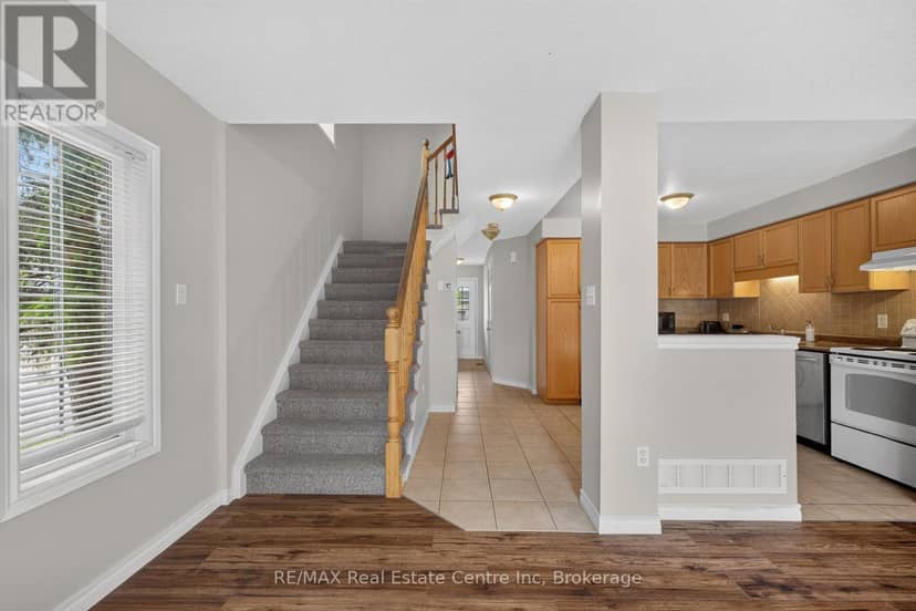 37 - 30 Vaughan Street — photo 14 of 40