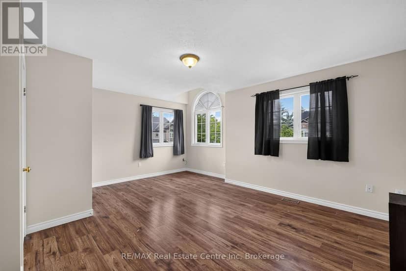 37 - 30 Vaughan Street — photo 29 of 40