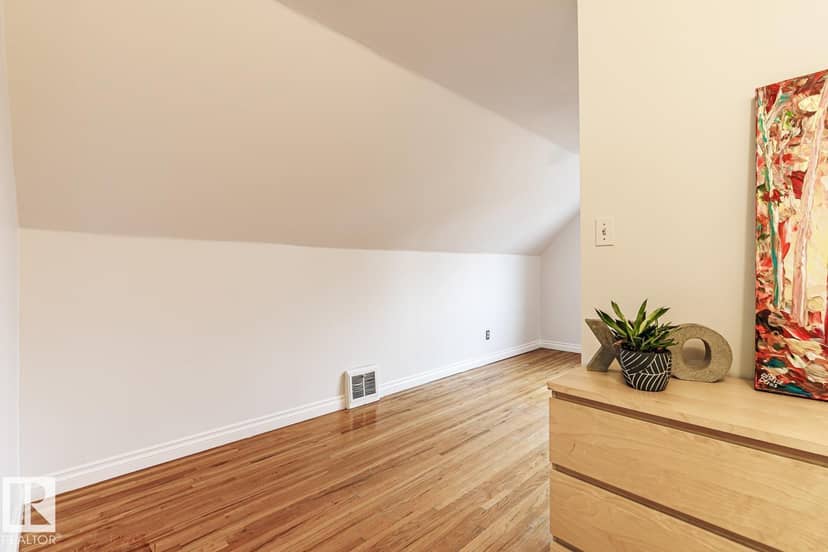 11704 110A AV NW — photo 38 of 40