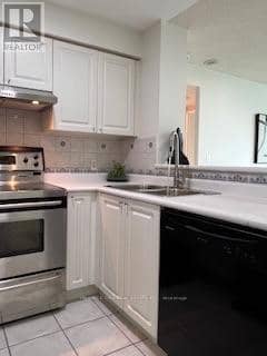 PH101 - 11 Lee Centre Drive — photo 6 of 23