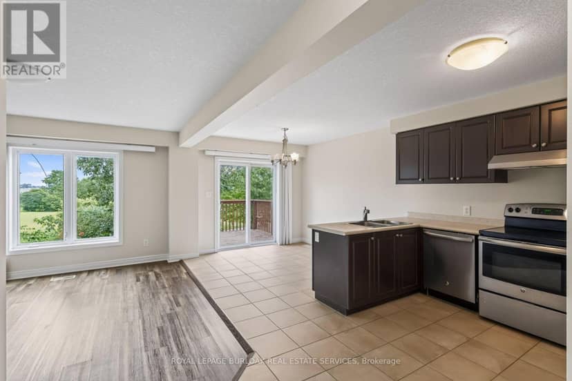 571 Champlain Avenue — photo 8 of 30