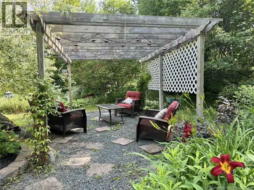 457 Rennie Road — photo 9 of 40