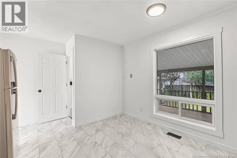 91 Bates Street — photo 12 of 40
