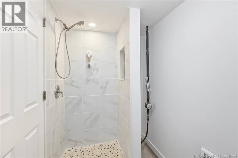 91 Bates Street — photo 33 of 40
