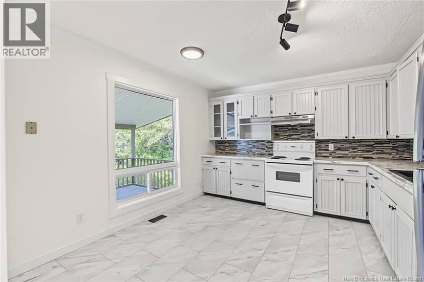 91 Bates Street — photo 9 of 40